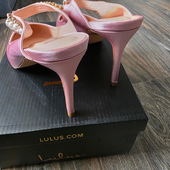 Lulus Sephoraa Rose Gold Satin Pearl Embellished Pointed Toe Mules Size 8.5 - Picture 5 of 8